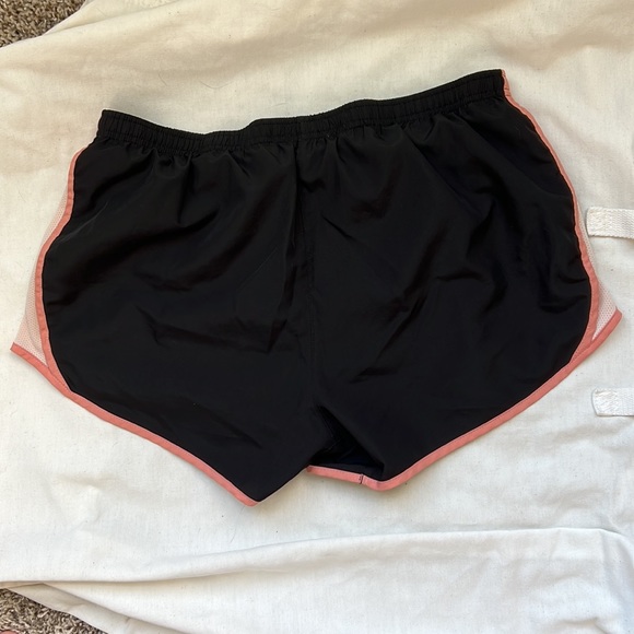 Nike Dri-Fit size L athletic shorts with undergarment attached elastic waistband - Picture 7 of 7
